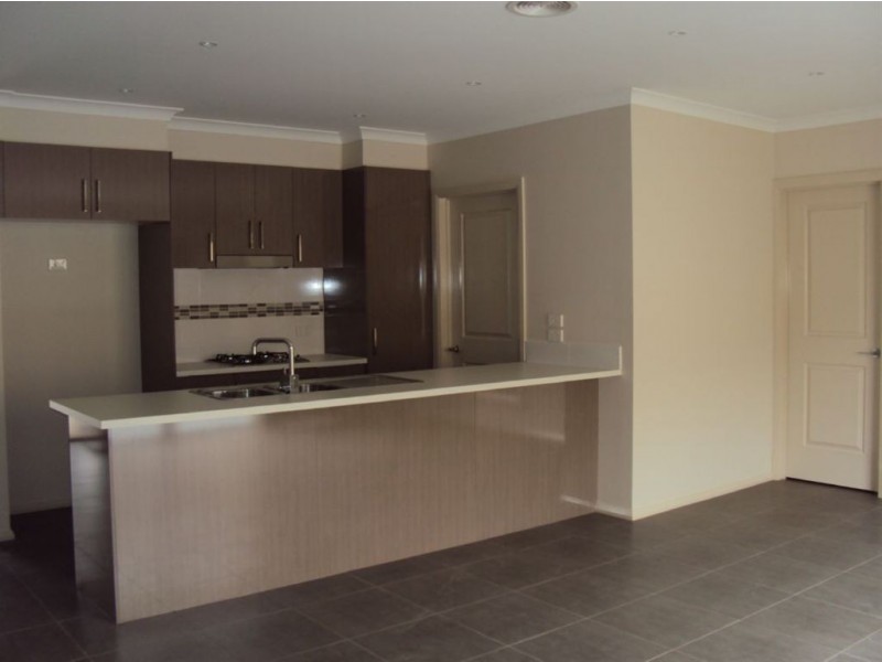 1/148 Monahans Road, Cranbourne VIC 3977