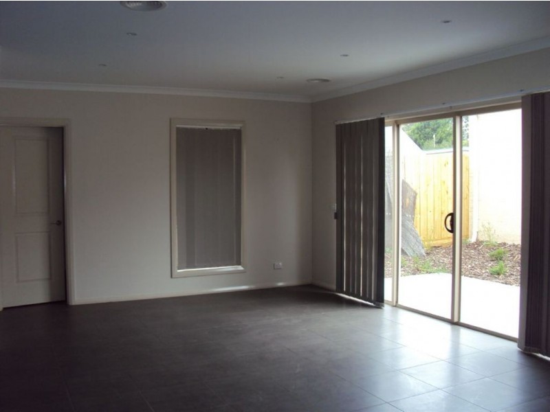 1/148 Monahans Road, Cranbourne VIC 3977