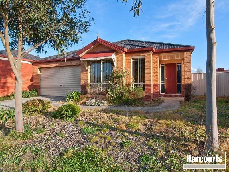 10 Manor Court, Cranbourne East VIC 3977