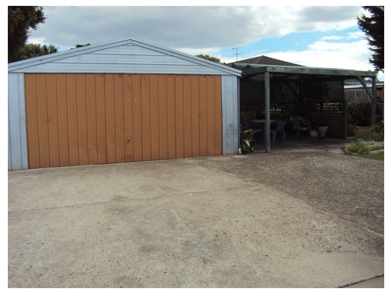 31 Marylyn Place, Cranbourne North VIC 3977