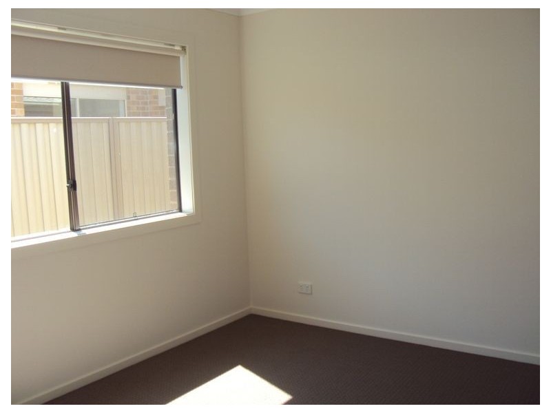 33 Serenity Street, Pakenham VIC 3810