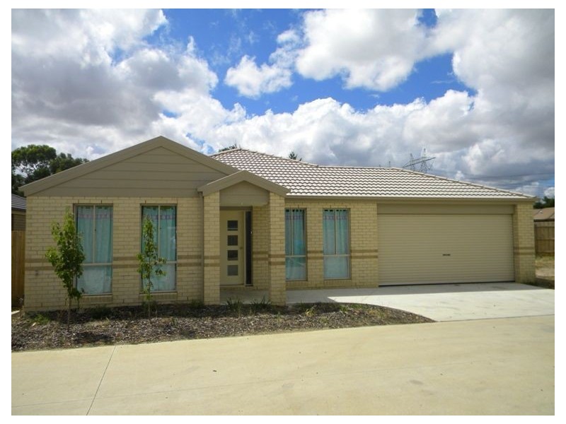 13/220-222 Monahans Rd, Cranbourne West VIC 3977