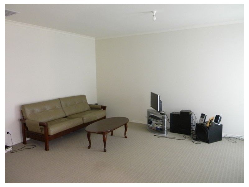 13/220-222 Monahans Rd, Cranbourne West VIC 3977