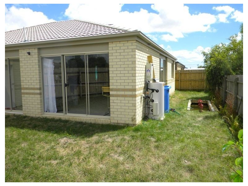 13/220-222 Monahans Rd, Cranbourne West VIC 3977