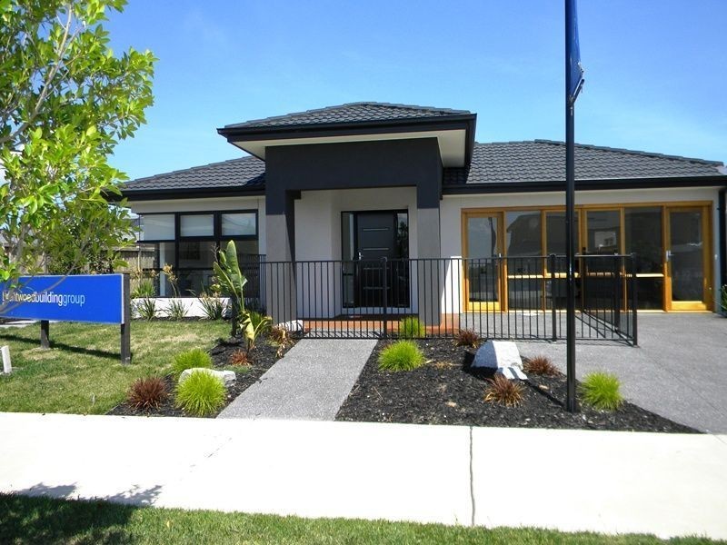 11 Sandarra Boulevard, Sandhurst VIC 3977