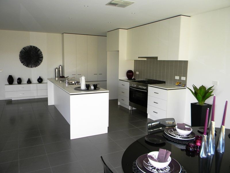 11 Sandarra Boulevard, Sandhurst VIC 3977