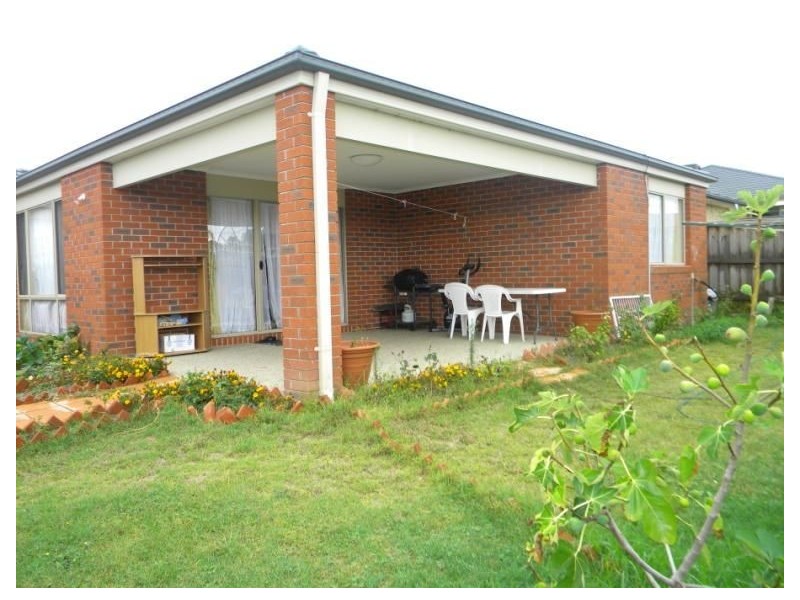 113 Rosebank Drive, Cranbourne North VIC 3977