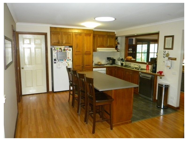 2 Iris Close, Cranbourne North VIC 3977