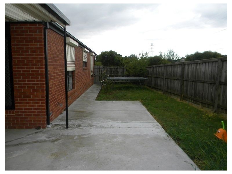 14 Fishburn Place, Cranbourne West VIC 3977