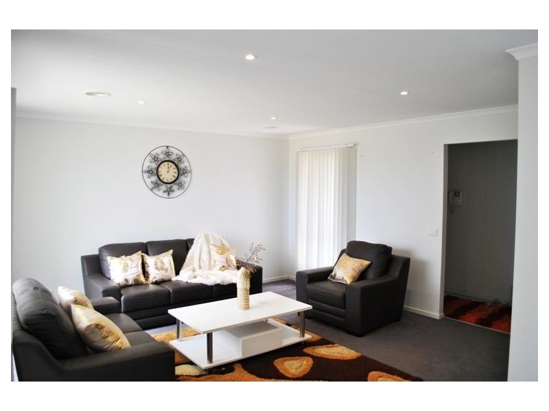 38 Sing Crescent, Berwick VIC 3806