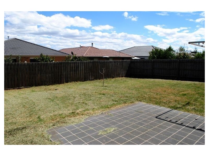 38 Sing Crescent, Berwick VIC 3806