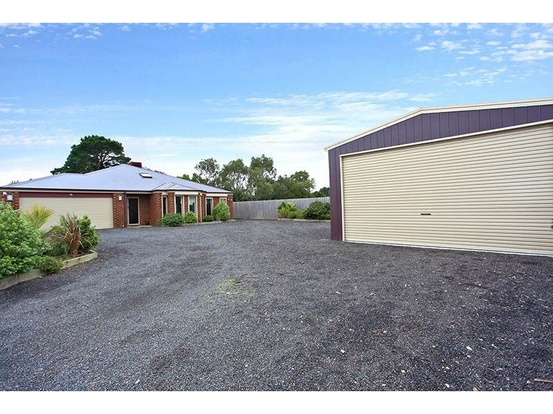 15 Makitti Close, Tooradin VIC 3980