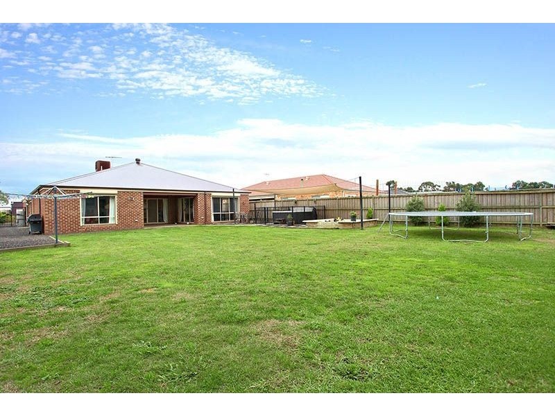 15 Makitti Close, Tooradin VIC 3980