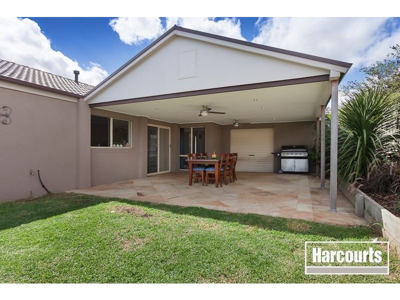 27 Raffindale Crescent, Cranbourne West VIC 3977