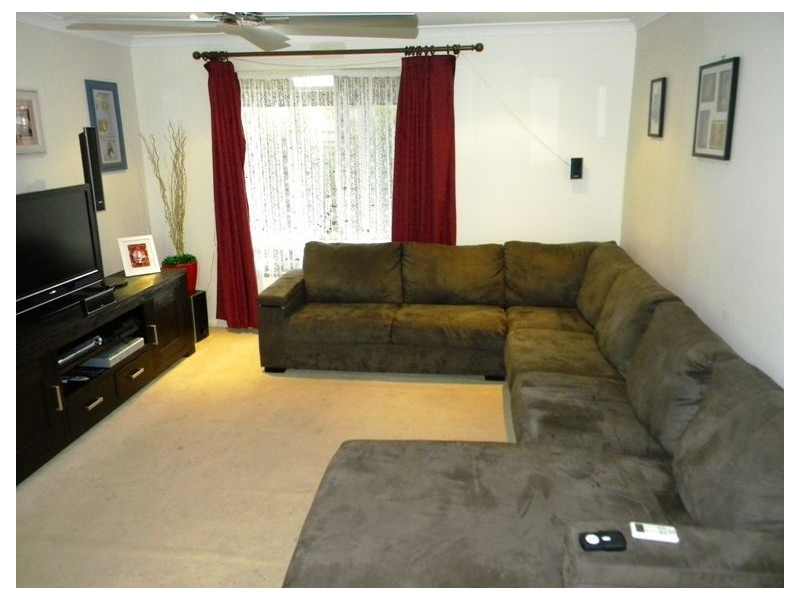 7 Roebourne Mews, Cranbourne East VIC 3977