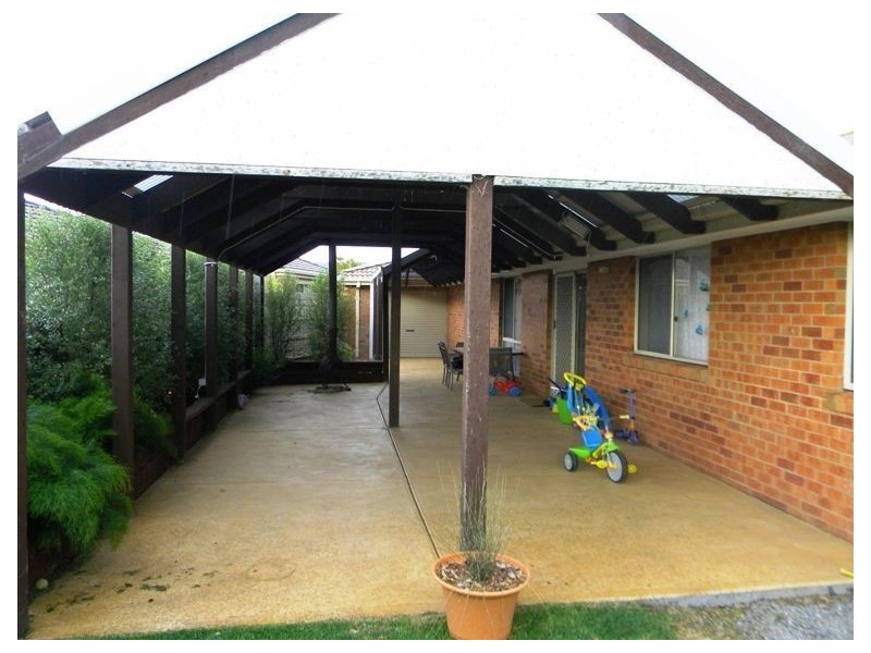 7 Roebourne Mews, Cranbourne East VIC 3977