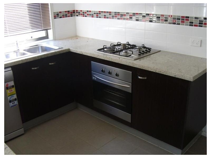 42 Tyndall Street, Cranbourne East VIC 3977