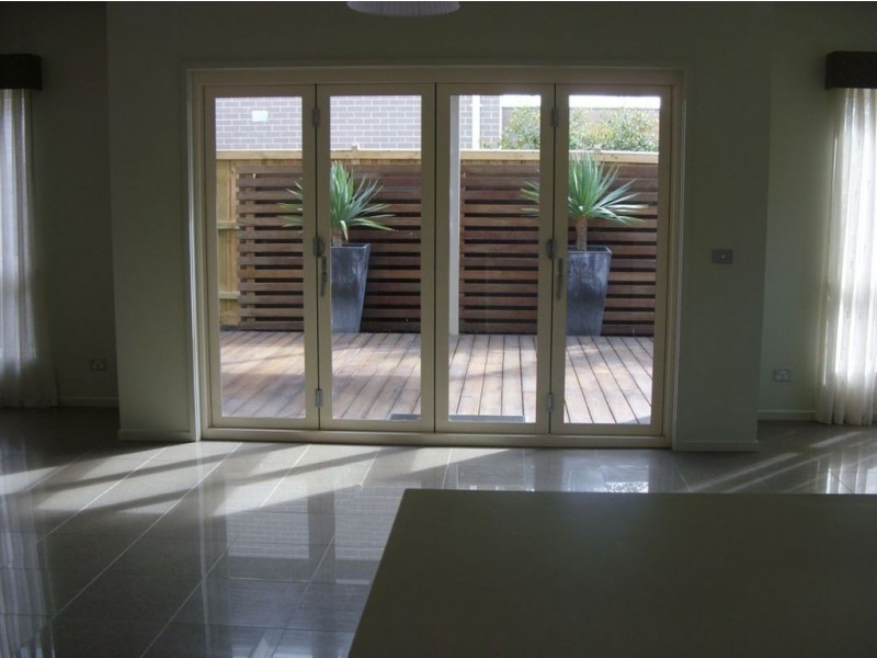 6 Torney Street, Cranbourne East VIC 3977