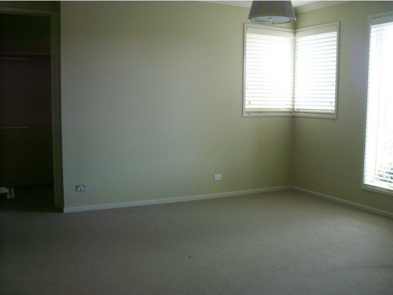 6 Torney Street, Cranbourne East VIC 3977