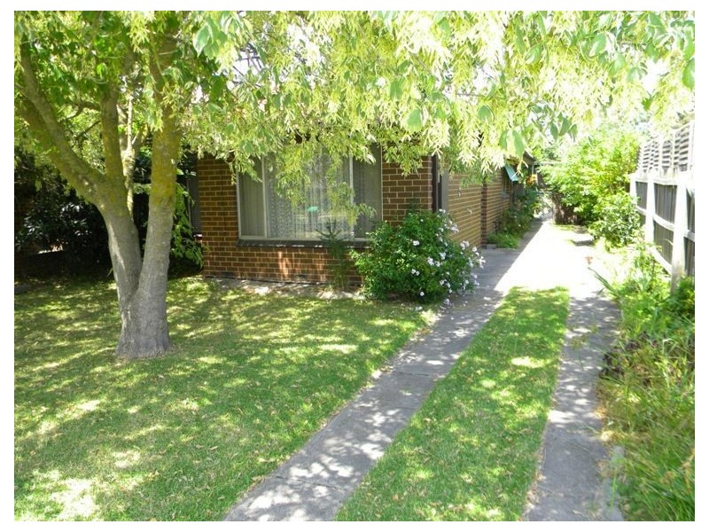 38 Lyall Street, Cranbourne VIC 3977