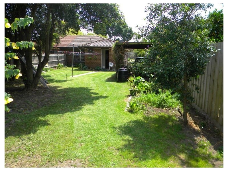 38 Lyall Street, Cranbourne VIC 3977