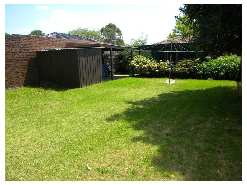 38 Lyall Street, Cranbourne VIC 3977