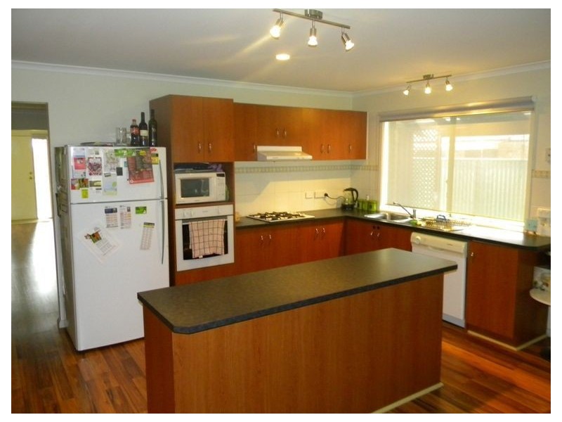 17 Greenock Crescent, Cranbourne East VIC 3977