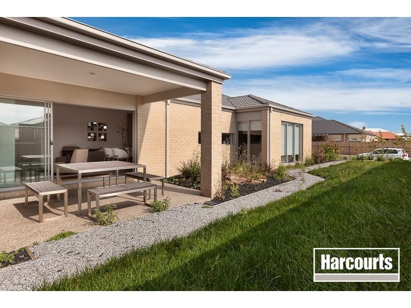 4 Evesham Street, Cranbourne VIC 3977