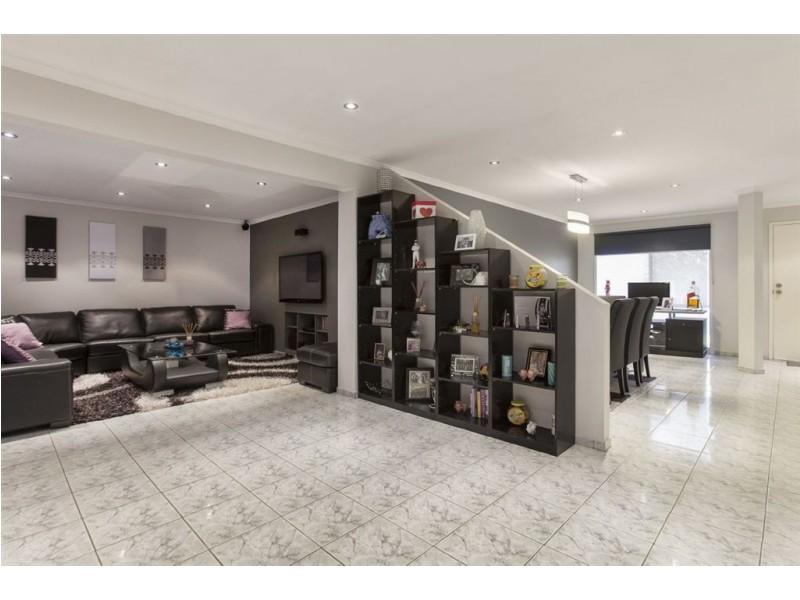 40 Bellbrae Crescent, Cranbourne VIC 3977