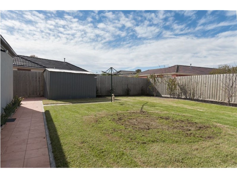 40 Bellbrae Crescent, Cranbourne VIC 3977