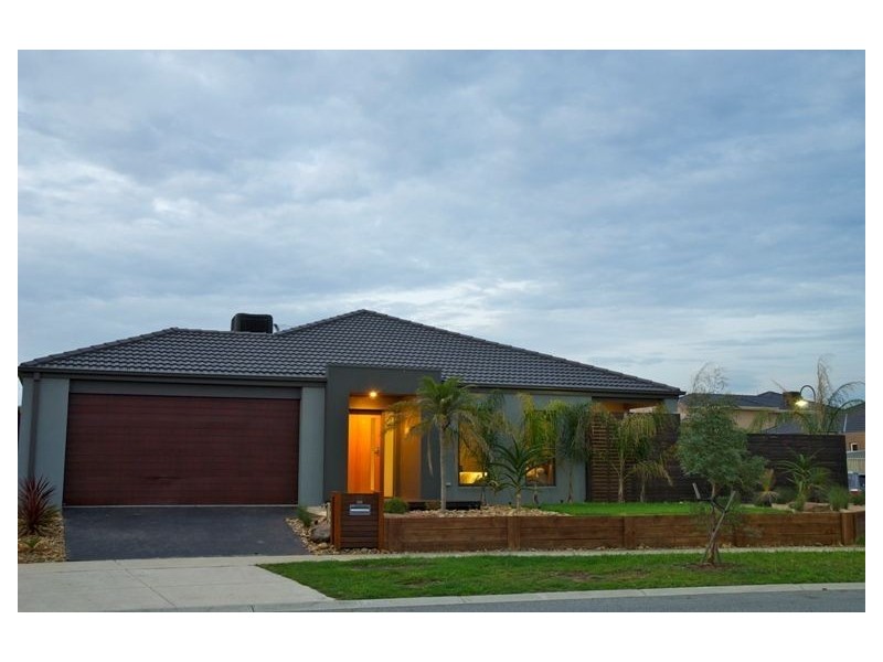 12 Saltbush Avenue, Lyndhurst VIC 3975