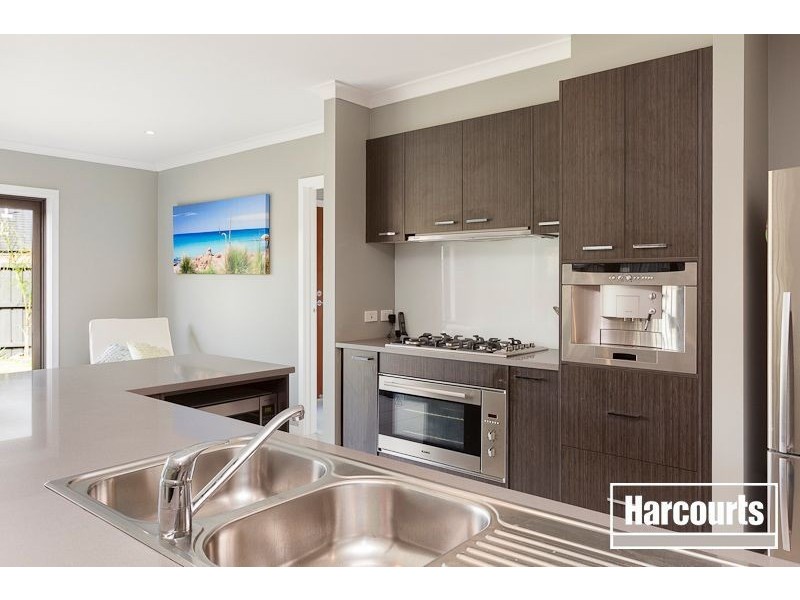 12 Saltbush Avenue, Lyndhurst VIC 3975