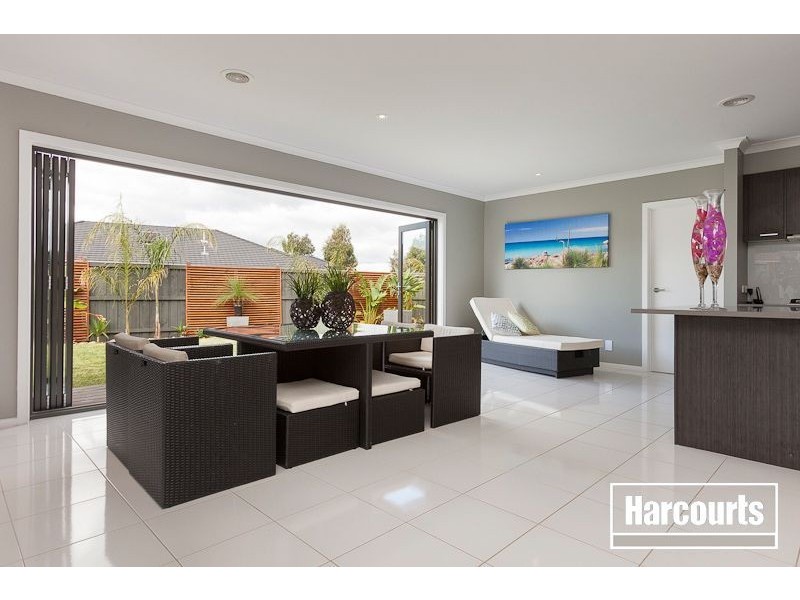 12 Saltbush Avenue, Lyndhurst VIC 3975