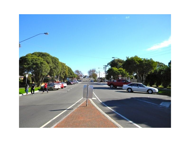 7 and 9 Lyall Street, Cranbourne VIC 3977