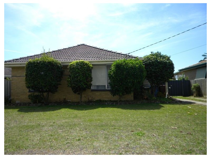 29 Bruce Street, Cranbourne VIC 3977