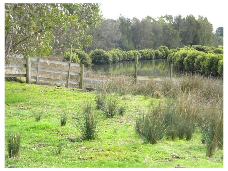 5 Tooradin Esplanade, Tooradin VIC 3980