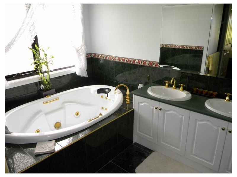 5 Tooradin Esplanade, Tooradin VIC 3980