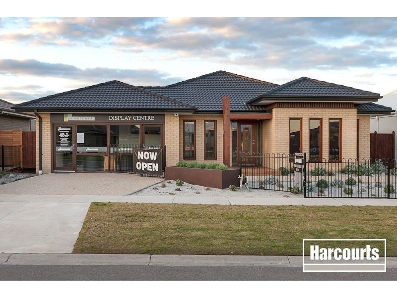 34 Mountainview Boulevard, Cranbourne VIC 3977