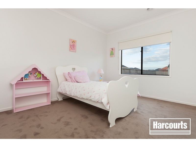 34 Mountainview Boulevard, Cranbourne VIC 3977