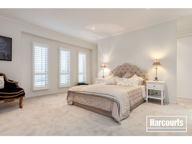 36 Mountainview Boulevard, Cranbourne VIC 3977