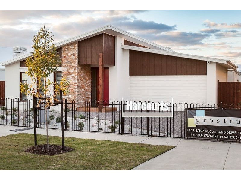 38 Mountainview Boulevard, Cranbourne VIC 3977