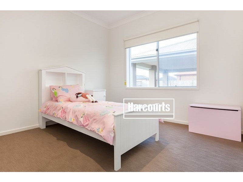 38 Mountainview Boulevard, Cranbourne VIC 3977