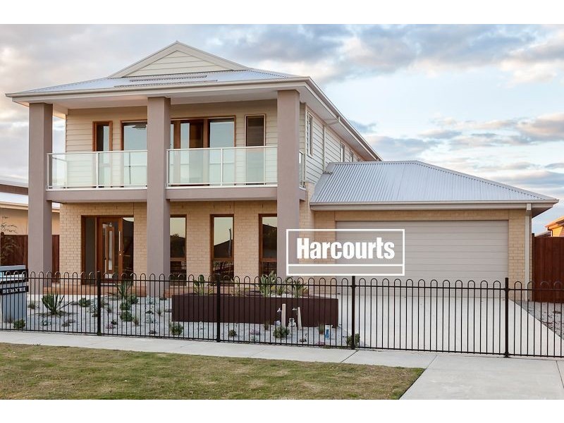 40 Mountainview Boulevard, Cranbourne VIC 3977