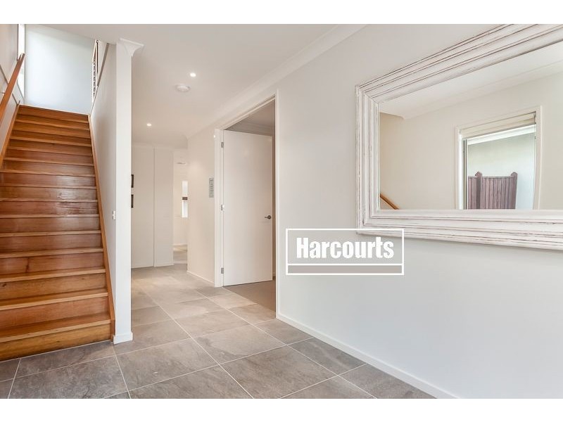 40 Mountainview Boulevard, Cranbourne VIC 3977