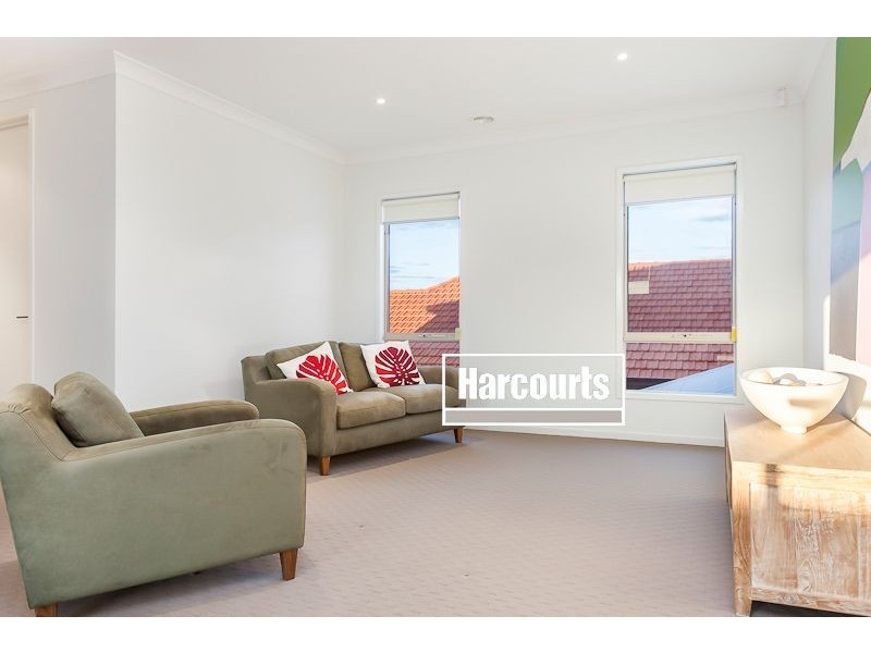 40 Mountainview Boulevard, Cranbourne VIC 3977