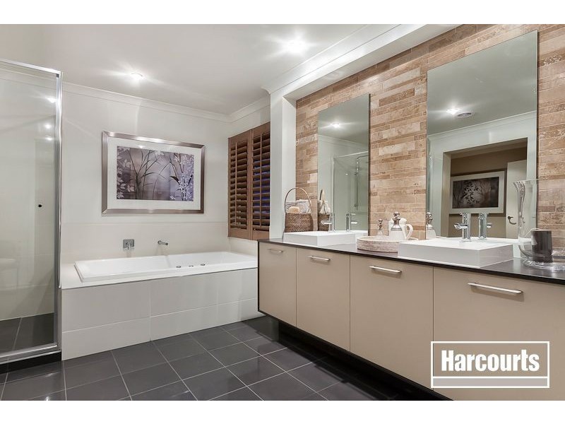 14 Biscay Grove, Lyndhurst VIC 3975