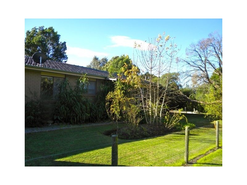 2 Garden Street, Cranbourne East VIC 3977