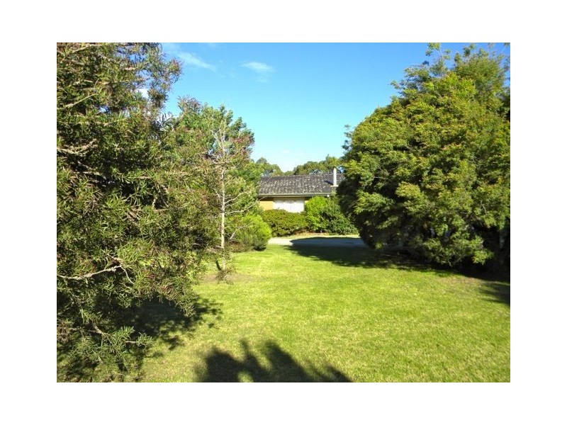 2 Garden Street, Cranbourne East VIC 3977