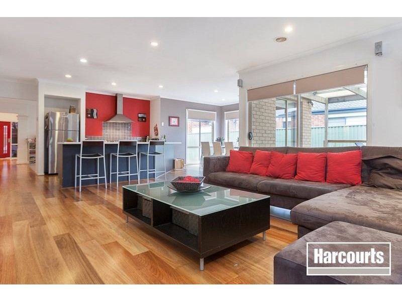 12 Horsham Drive, Cranbourne East VIC 3977