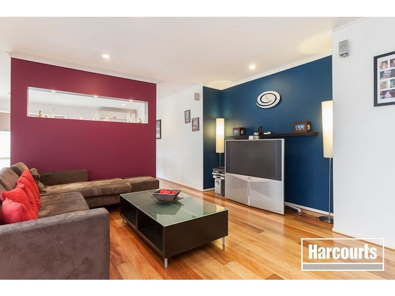 12 Horsham Drive, Cranbourne East VIC 3977